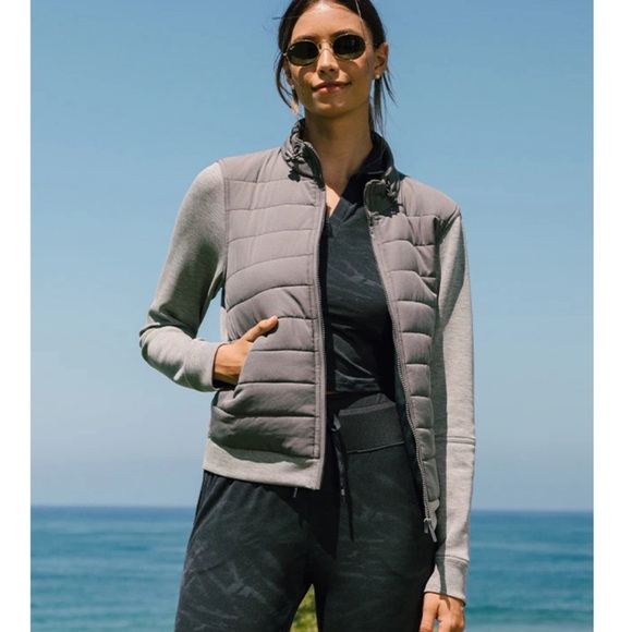 TravisMathew Espresso Martini Full Zip Jacket Gray Women’s XXL - Picture 4 of 10